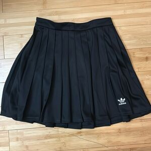 NWT Adidas Black Pleated Mini Skirt Size Small